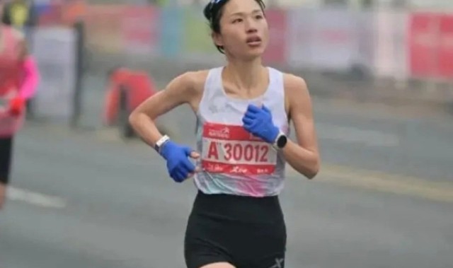 口碑反转！张水花辞职88天直播30场 500万人围观 粉丝18万|张水华|马拉松|柳州|奖金|冠军_新浪体育_新浪新闻